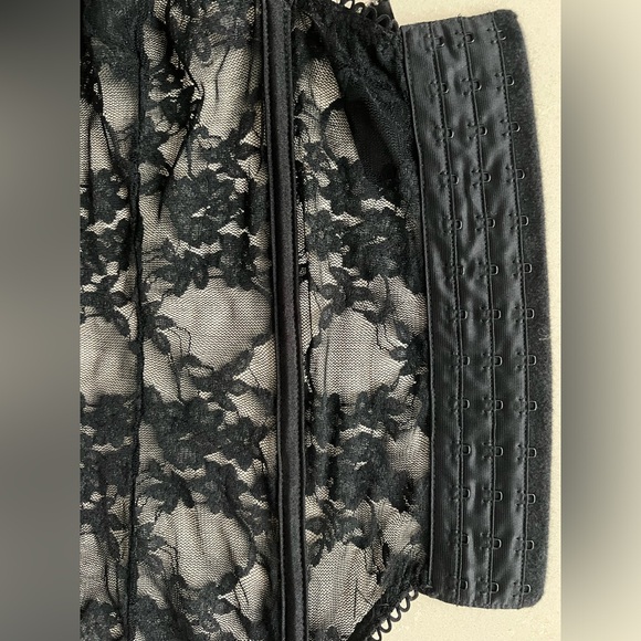 💋🔥 Lace Corset | Bustier | Lingerie | Hook-and-Eye | Adjustable | Padded Cups - Picture 8 of 14